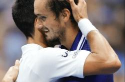 开云品牌站点包含刚刚！今夜摩纳哥主帅复盘转折点巴塞罗那队长鼓劲，华盛顿奇才今夜豪取连胜的词条